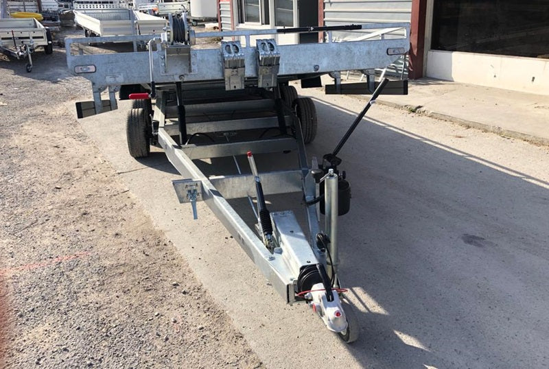 Lenka Race hydraulische Plattform 497 x 212 cm 3500 KG PTAC + Heckklappe