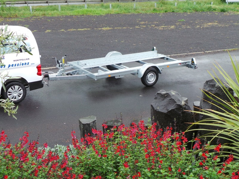 Einachsiger Autotransporter 1300kg