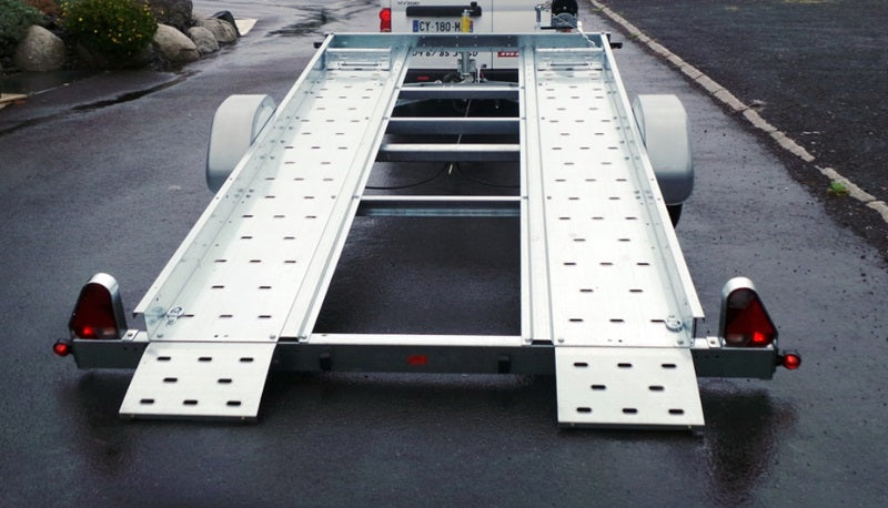 Einachsiger Autotransporter 1300kg