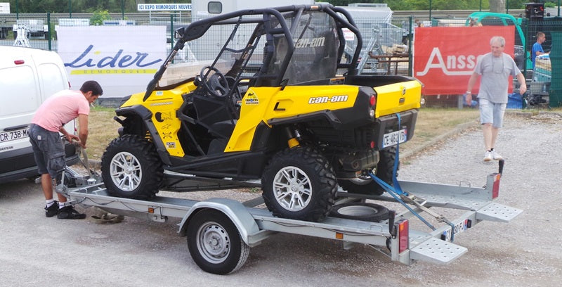 Einachsiger Autotransporter 1300kg