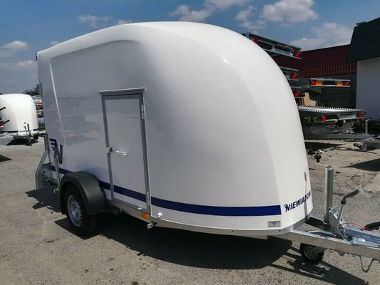 Kastenwagen Polyester  Niewiadów mit Seitentür und Laderampe