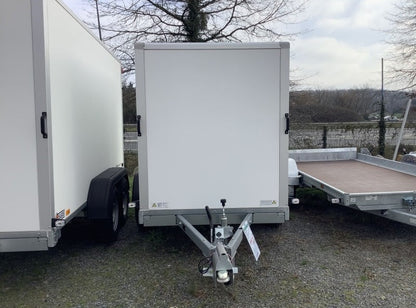 SARIS Kofferanhänger DV135 PTAC 1350 kg - Geräumig und Robust